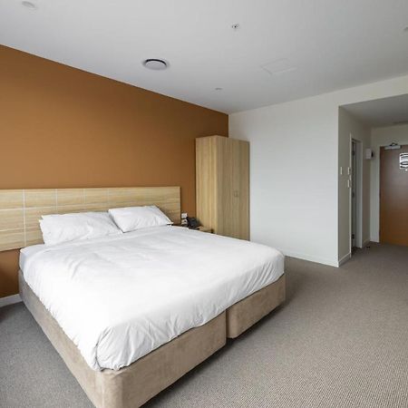 Manha Hotel Auckland Airport Bagian luar foto