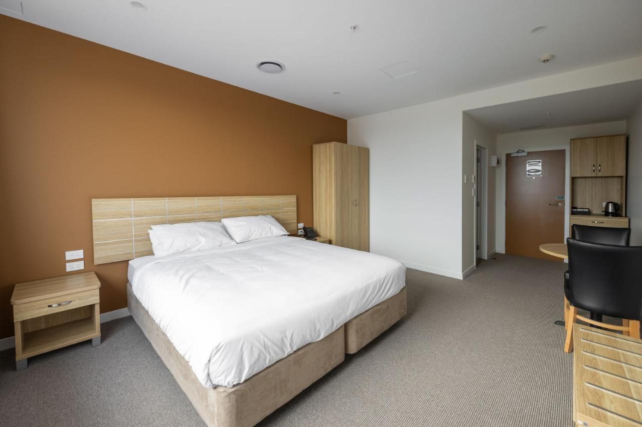 Manha Hotel Auckland Airport Bagian luar foto