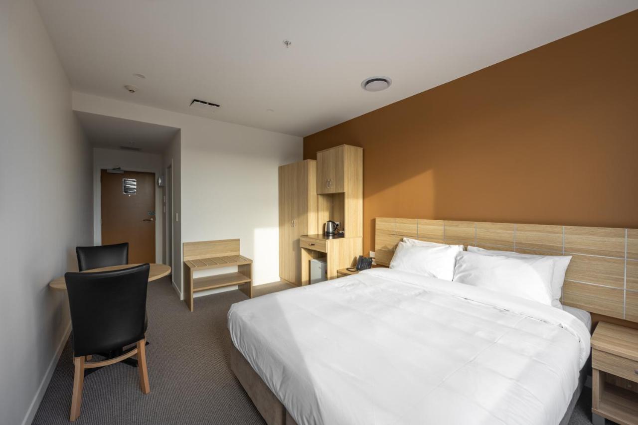 Manha Hotel Auckland Airport Bagian luar foto