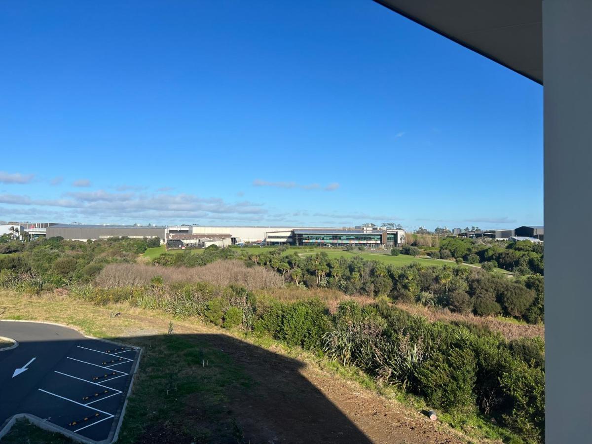 Manha Hotel Auckland Airport Bagian luar foto