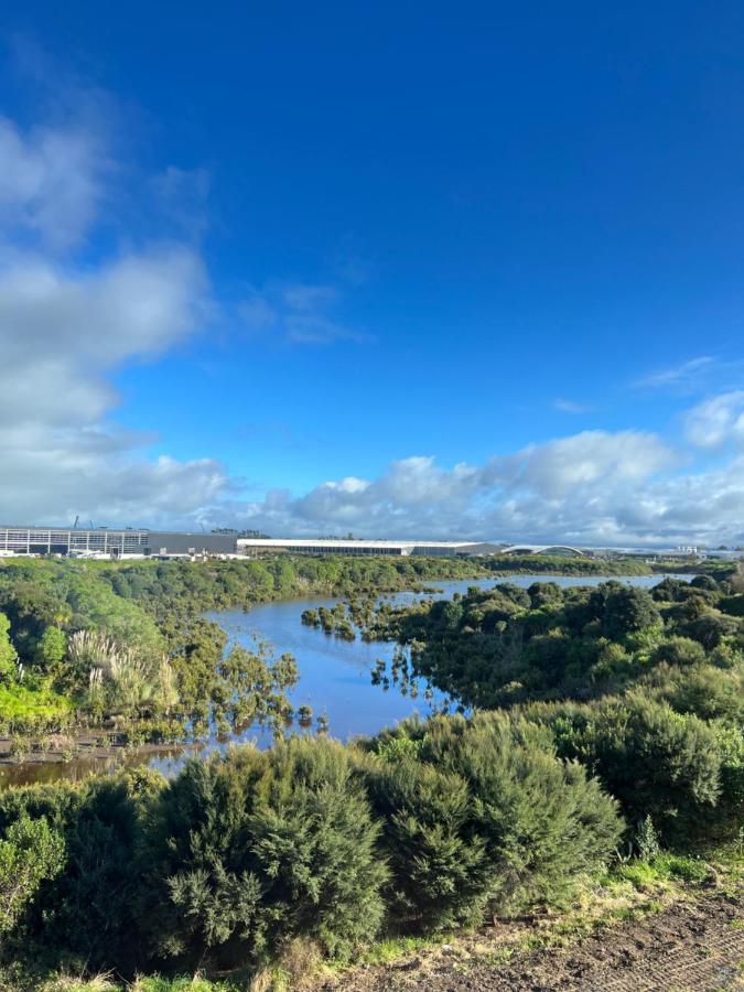 Manha Hotel Auckland Airport Bagian luar foto
