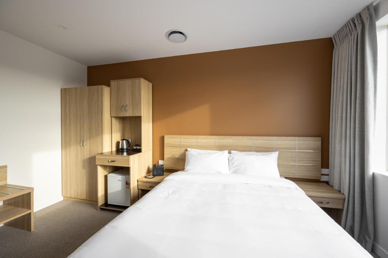 Manha Hotel Auckland Airport Bagian luar foto