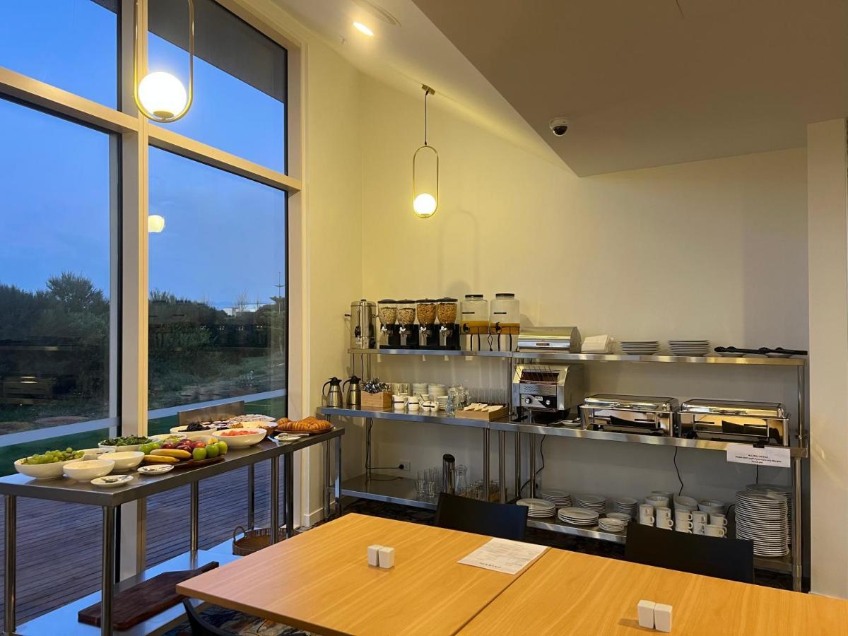 Manha Hotel Auckland Airport Bagian luar foto