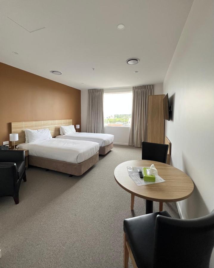 Manha Hotel Auckland Airport Bagian luar foto
